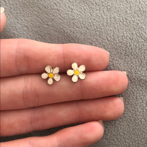 Flower earring set - Picture 3 of 3